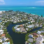 A Shore Thing - Second To None Spacious Waterfront Luxury Dock Pool Spa Rooftop Water Views