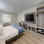 Avanti International Resort