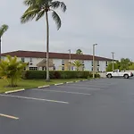 Belmont Inn & Suites