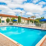 Belmont Inn & Suites