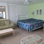 Dolphin Inn
