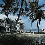 Lahaina Inn Resort