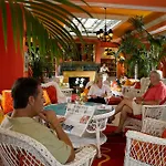 Colony Hotel & Cabana Club