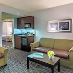 Sawgrass Grand Hotel And Suites Sports Complex