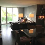 On The Beach - Lux 2 Bedroom Miami