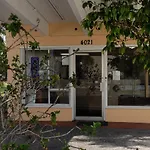 Cadillac Motel