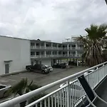Arya Blu Inn And Suites