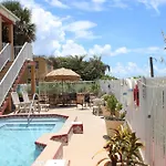 Schooner Hotel