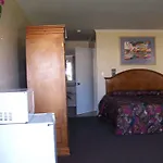 Emerald Sands Inn