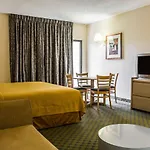 Quality Inn And Suites Golf Resort
