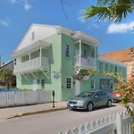 Bella Bay Inn