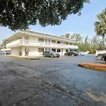 Travelodge By Wyndham Pompano Beach