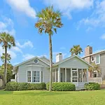 3939 Duval Drive Beachfront, 5 Bedrooms, Gas Grill, Wifi, Sleeps 10