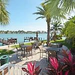 Treasure Island Beach, Fl Waterfront Condo Located Steps Away From The Intracoastal Waterway