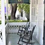Simonton Court Historic Inn & Cottages
