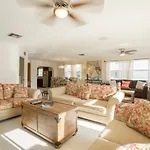 Sunny Shores Inn & Suites