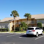 Beach Getaway - Ocean Beach, Tennis, Golf, Pool With Tiki Bar