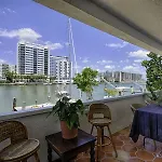 Miami Whitehouse Apartments