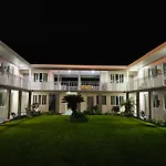 A 1 A Super Inn