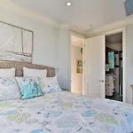 Bradenton Townhome - Walk To Locals-Only Beach!