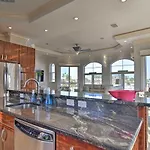 Bradenton Townhome - Walk To Locals-Only Beach!