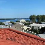 Bradenton Townhome - Walk To Locals-Only Beach!