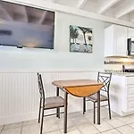 Panama City Beach Studio With Pool And Beach Access