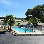 Days Inn By Wyndham Bradenton I-75