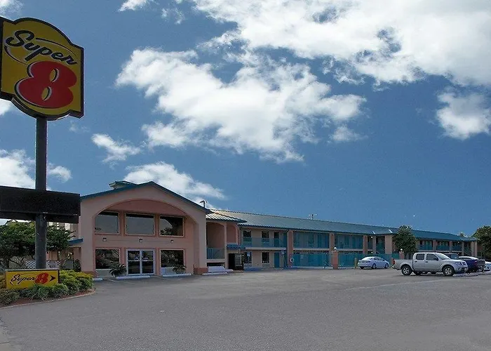 Super 8 Pensacola - N.A.S. / Corry Area