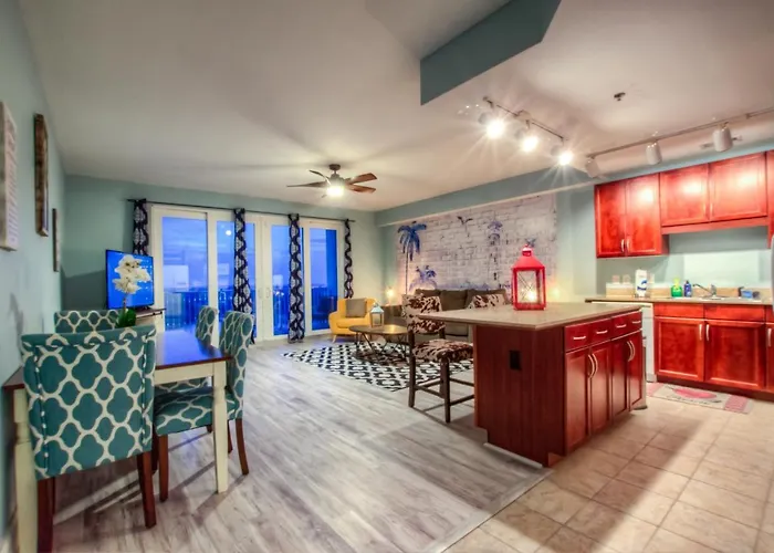 Laketown Wharf 1135 By Aneliya