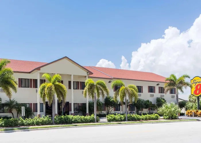 Super 8 By Wyndham Pompano Beach