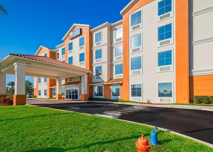 Comfort Inn & Suites Maingate South