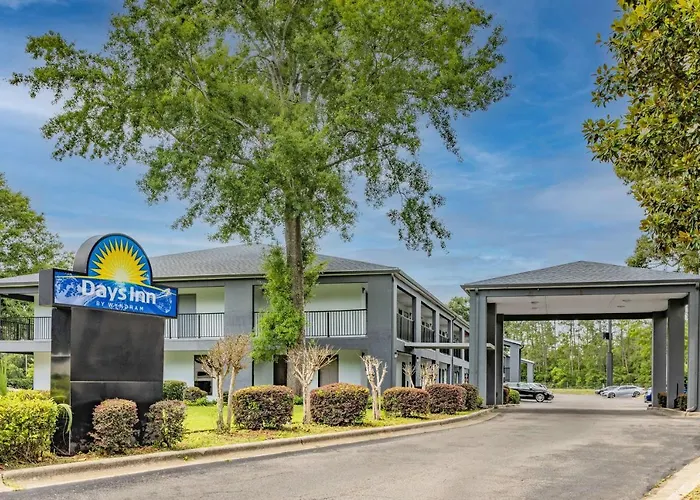 Days Inn By Wyndham Pensacola I-10