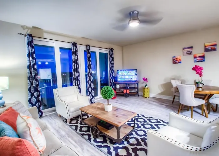 Laketown Wharf 1035 By Aneliya