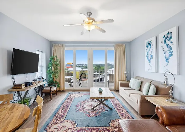 Laketown Wharf #338 By Nautical Properties