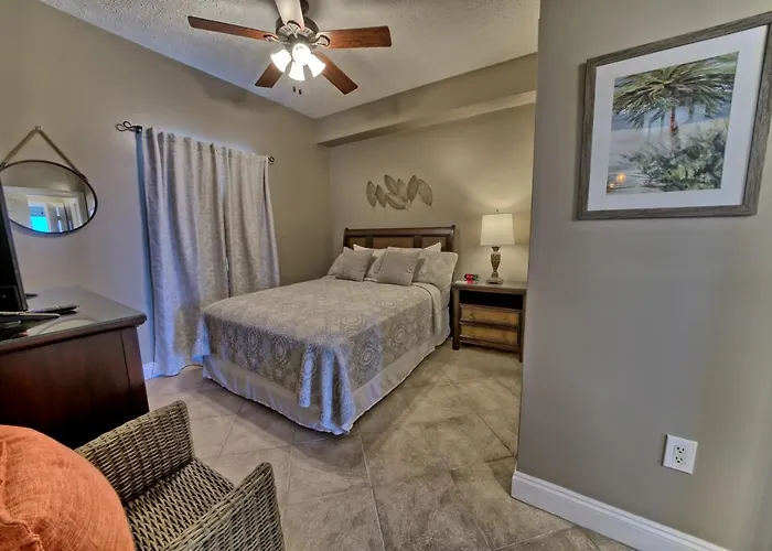 Luxurious High-Rise Condo With Spacious Balcony Facing The Ocean - Unit 1805