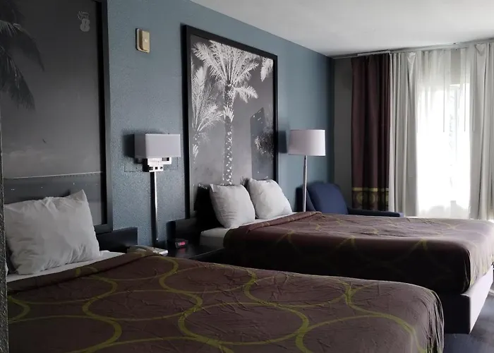 Super 8 by Wyndham Dania/Fort Lauderdale Arpt