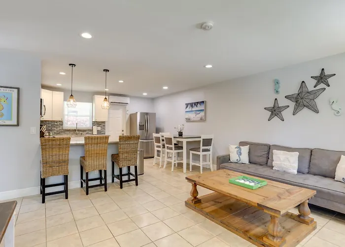 Palm Beach Townhome 4 Mi To Juno Beach Park!