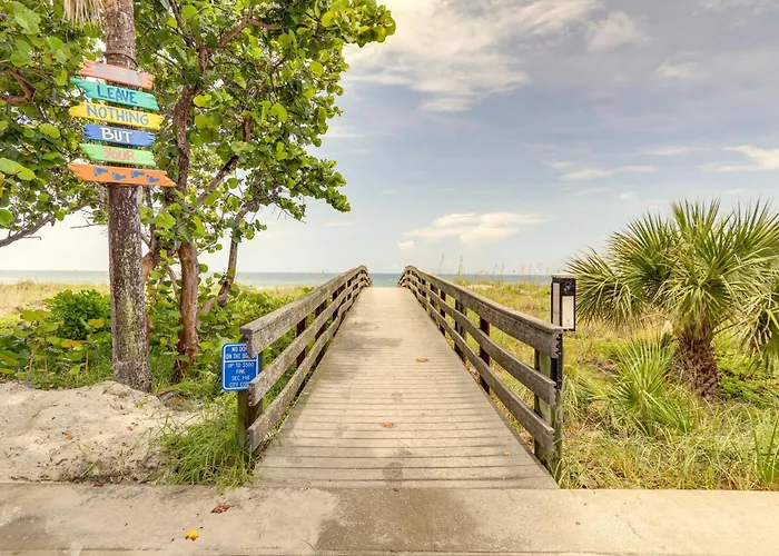Vibrant Condo - Walk To Indian Rocks Beach!