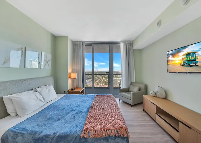 Water View Building With Pool - 5-Min Walk To The Beach