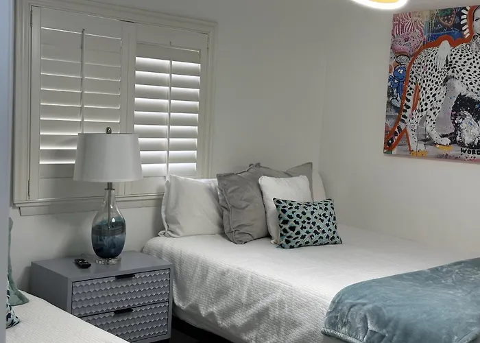 One Seagrove Place 1308