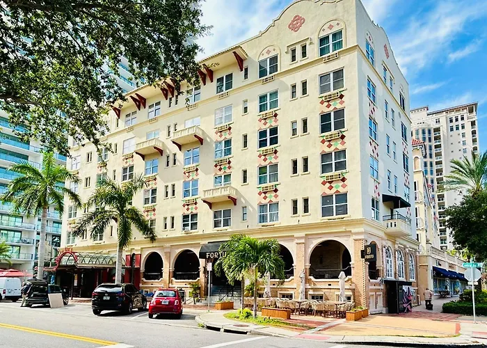 Ponce De Leon Hotel