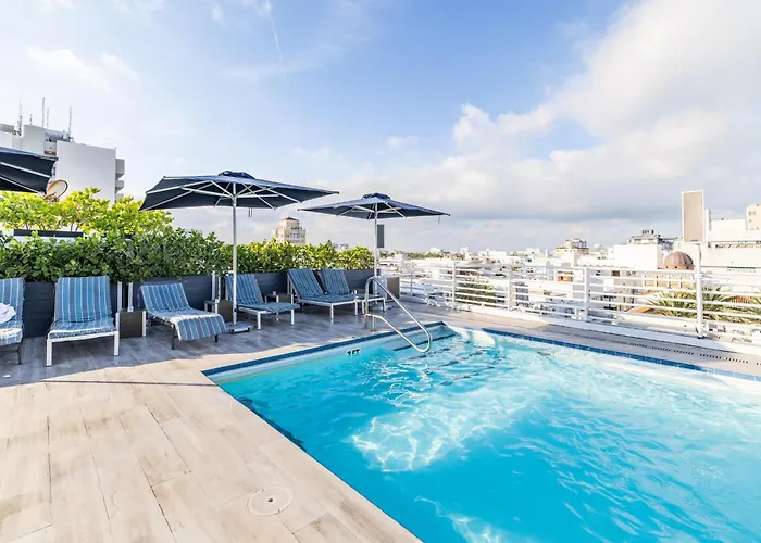 Oceanfront Oasis: 2-Br Apartment On Ocean Drive