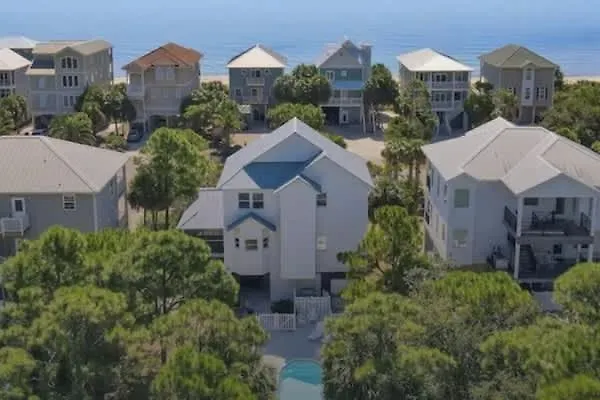 Pet Friendly- St George Island Sleeps 13- Pool