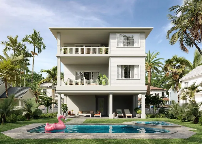 New Luxury Build W/ Pool, Hot Tub & Canal Views