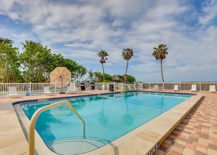 Sunlit Longboat Key Escape With Private Resort Beach