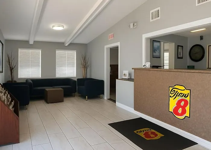 Super 8 By Wyndham Lantana West Palm Beach