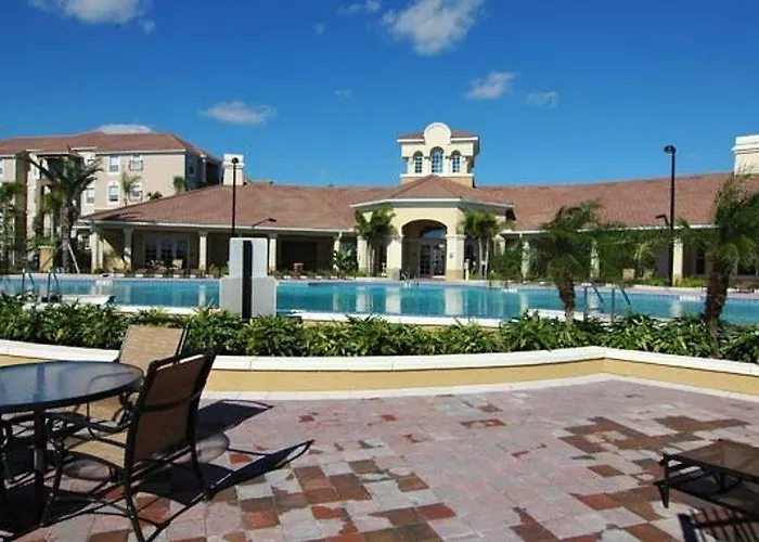 Vista Cay Apartments