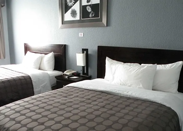 Days Inn & Suites By Wyndham Bonita Springs North Naples
