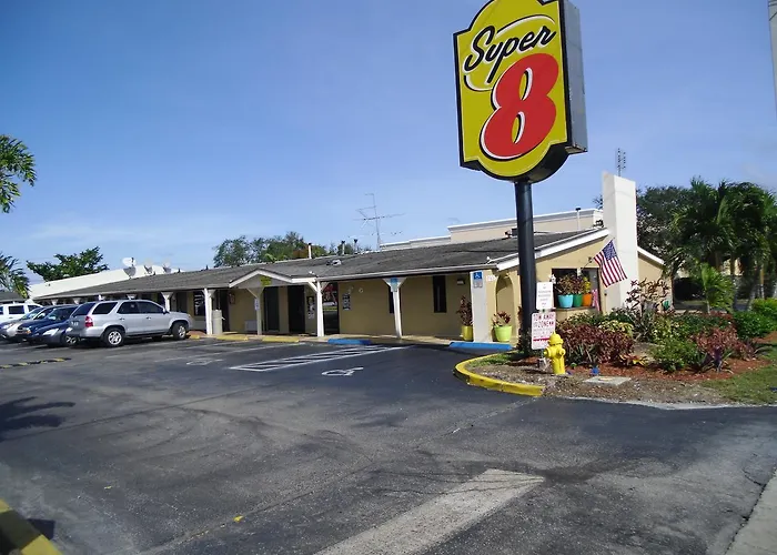 Super 8 By Wyndham Lantana West Palm Beach